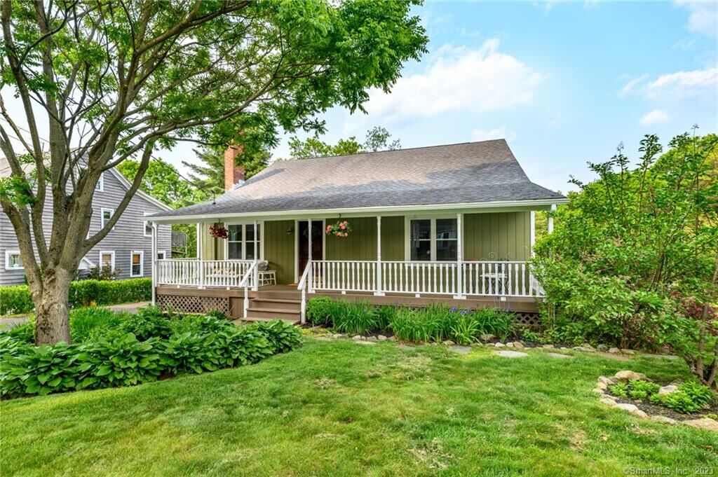 Property Photo:  226 Broadway  CT 06611 