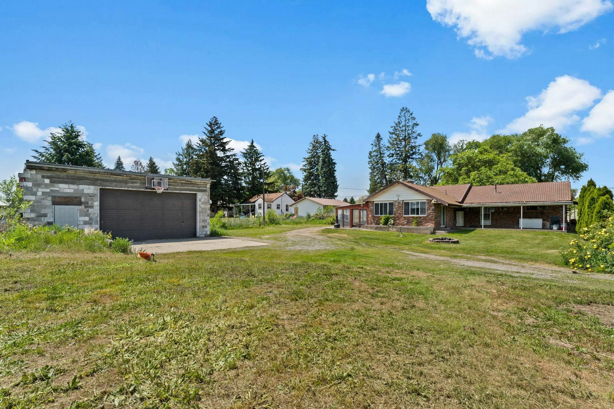Property Photo: 6610 N Smith St WA 99217