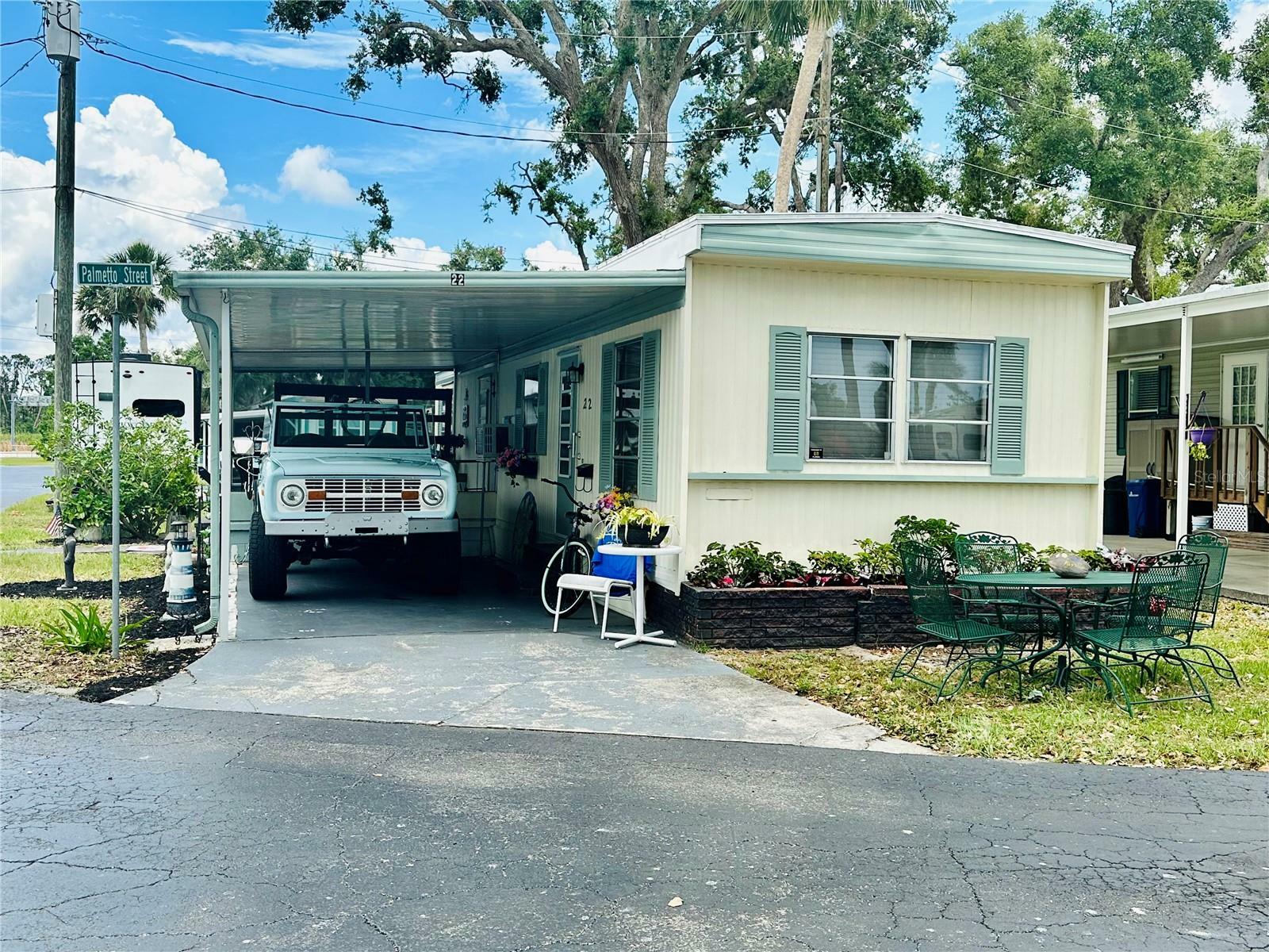 Property Photo:  1800 Englewood Road 22  FL 34223 