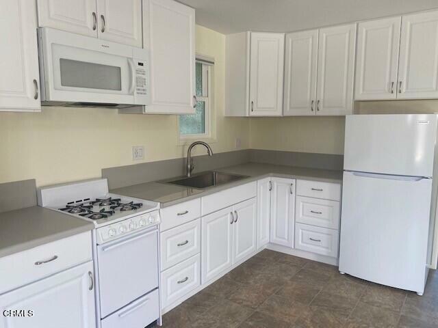 Property Photo: 3676 Loma Vista Road CA 93003