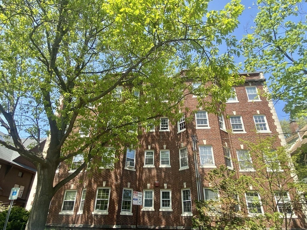 Property Photo: 61 Garfield 9 MA 02138