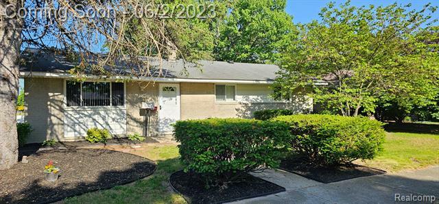 Property Photo:  35886 Thames Street  MI 48186 