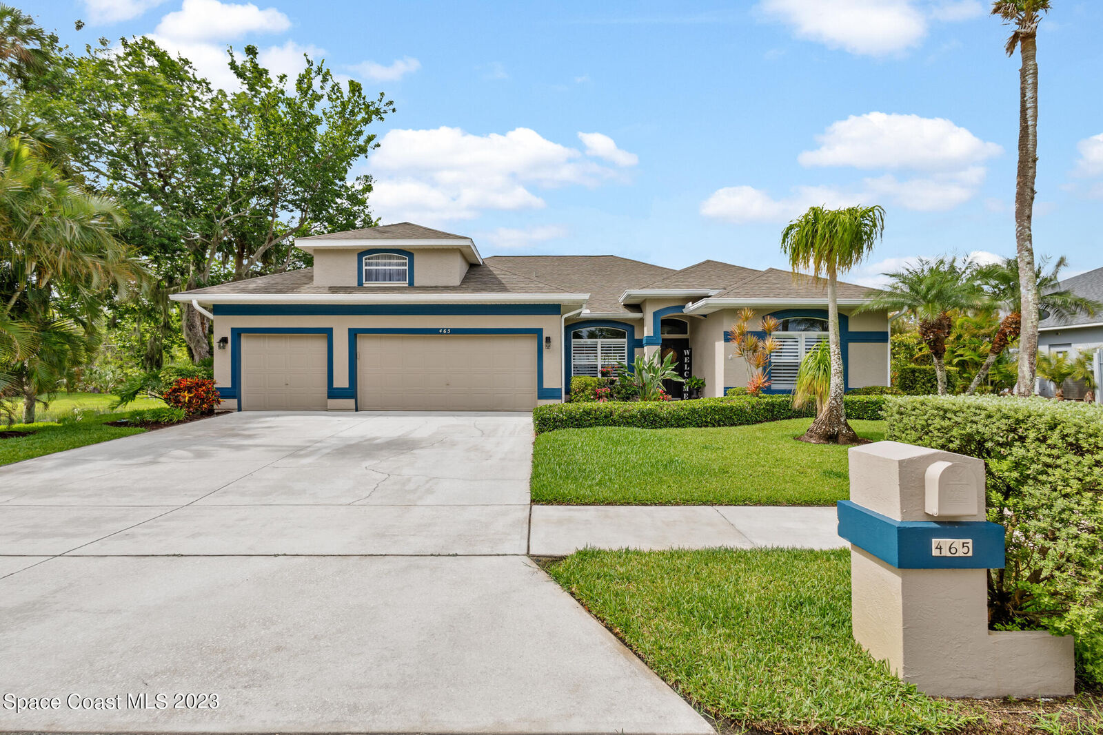 Property Photo:  465 Coastal Breeze Way  FL 32953 