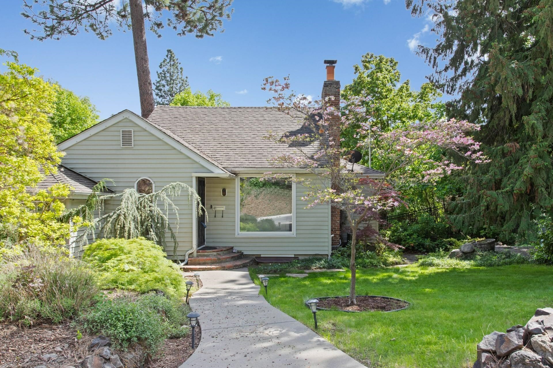 Property Photo: 1210 E 15th Ave WA 99203