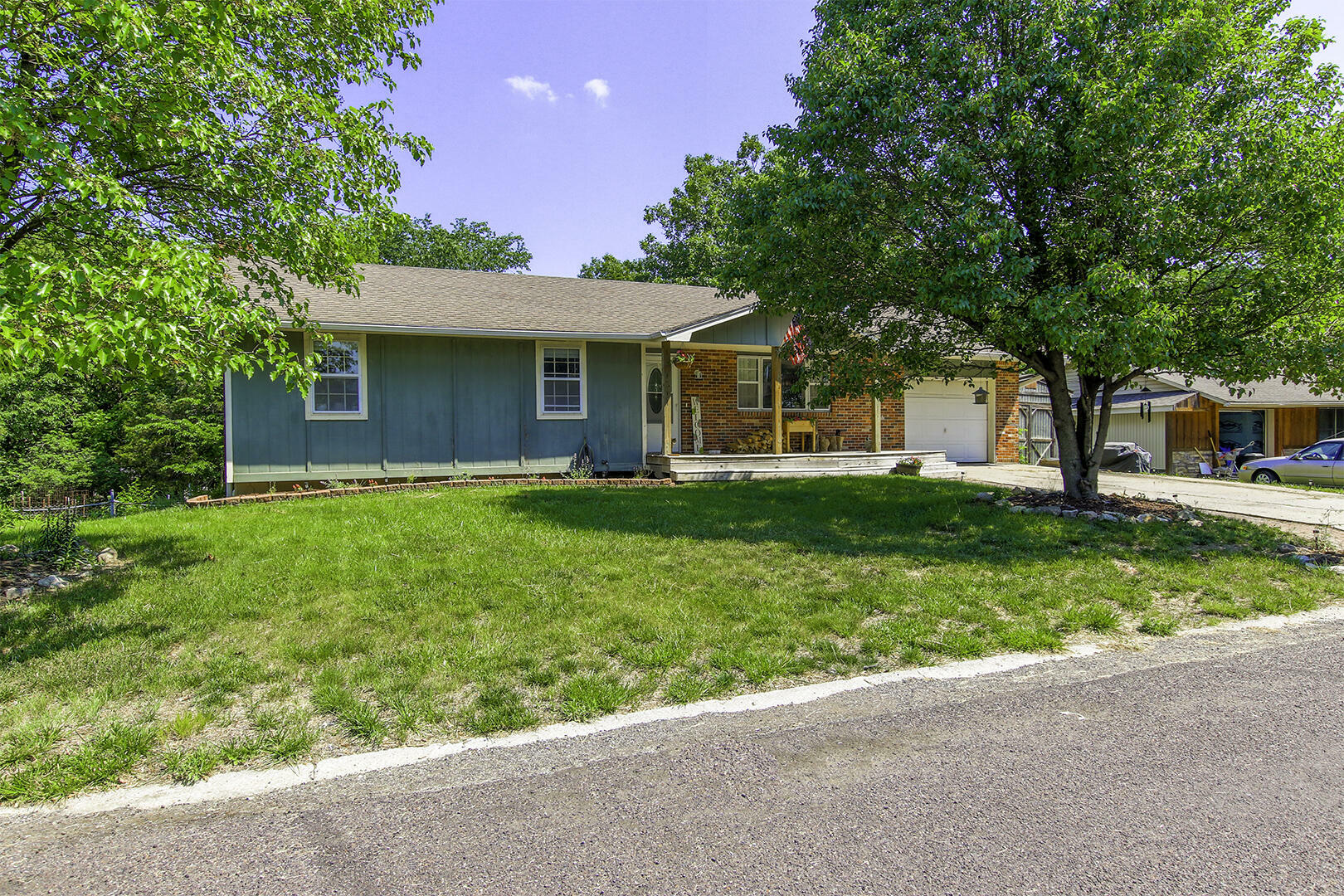 Property Photo:  501 Hackberry Blvd  MO 65202 