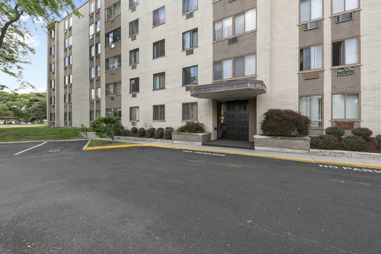 Property Photo:  9745 S Karlov Avenue 408  IL 60453 