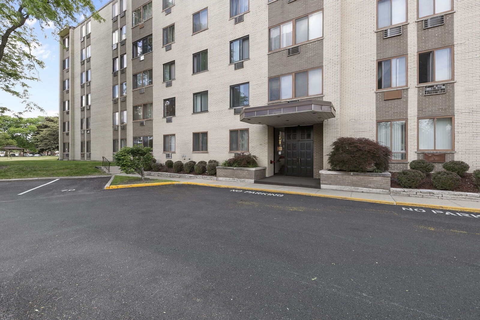 Property Photo: 9745 S Karlov Avenue 408 IL 60453