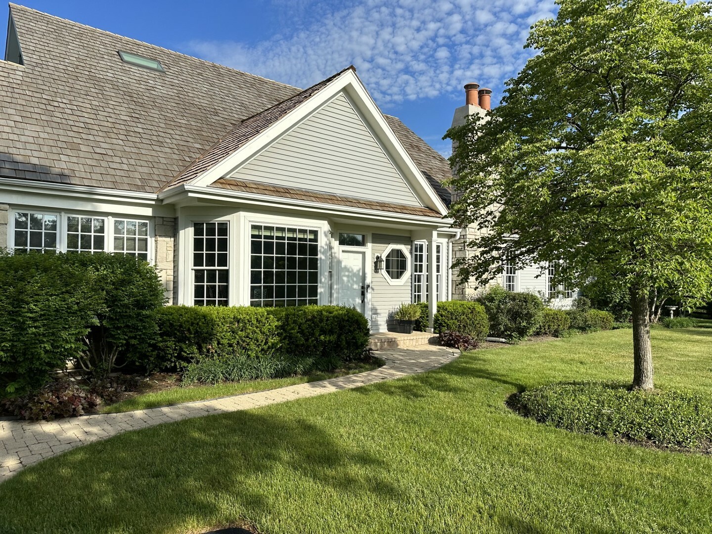 Property Photo: 330 S Berkshire Drive IL 60045
