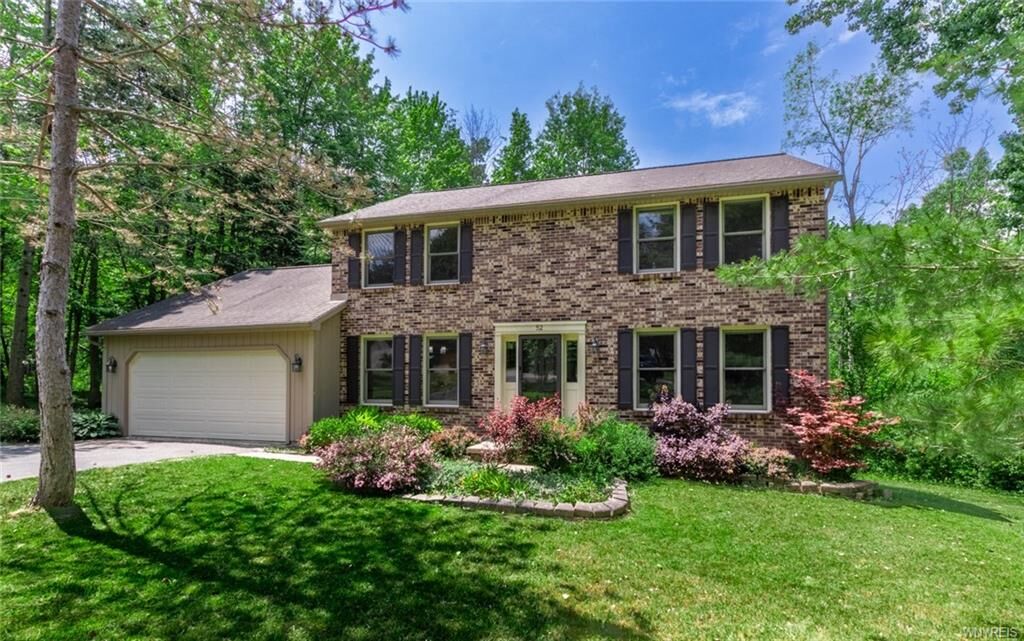Property Photo: 52 Tanglewood Drive W NY 14127