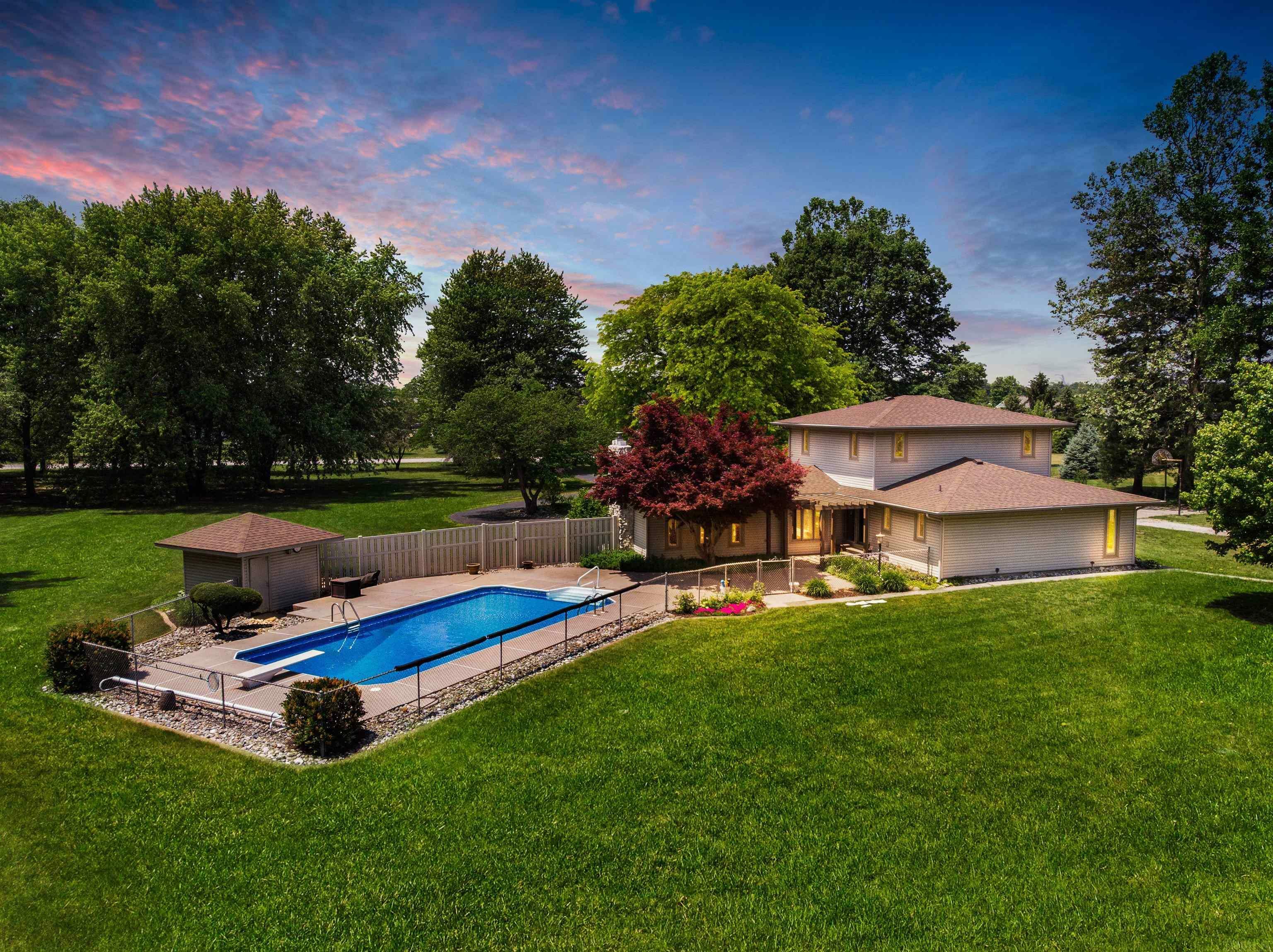 Property Photo: 15624 Dunton Road IN 46845
