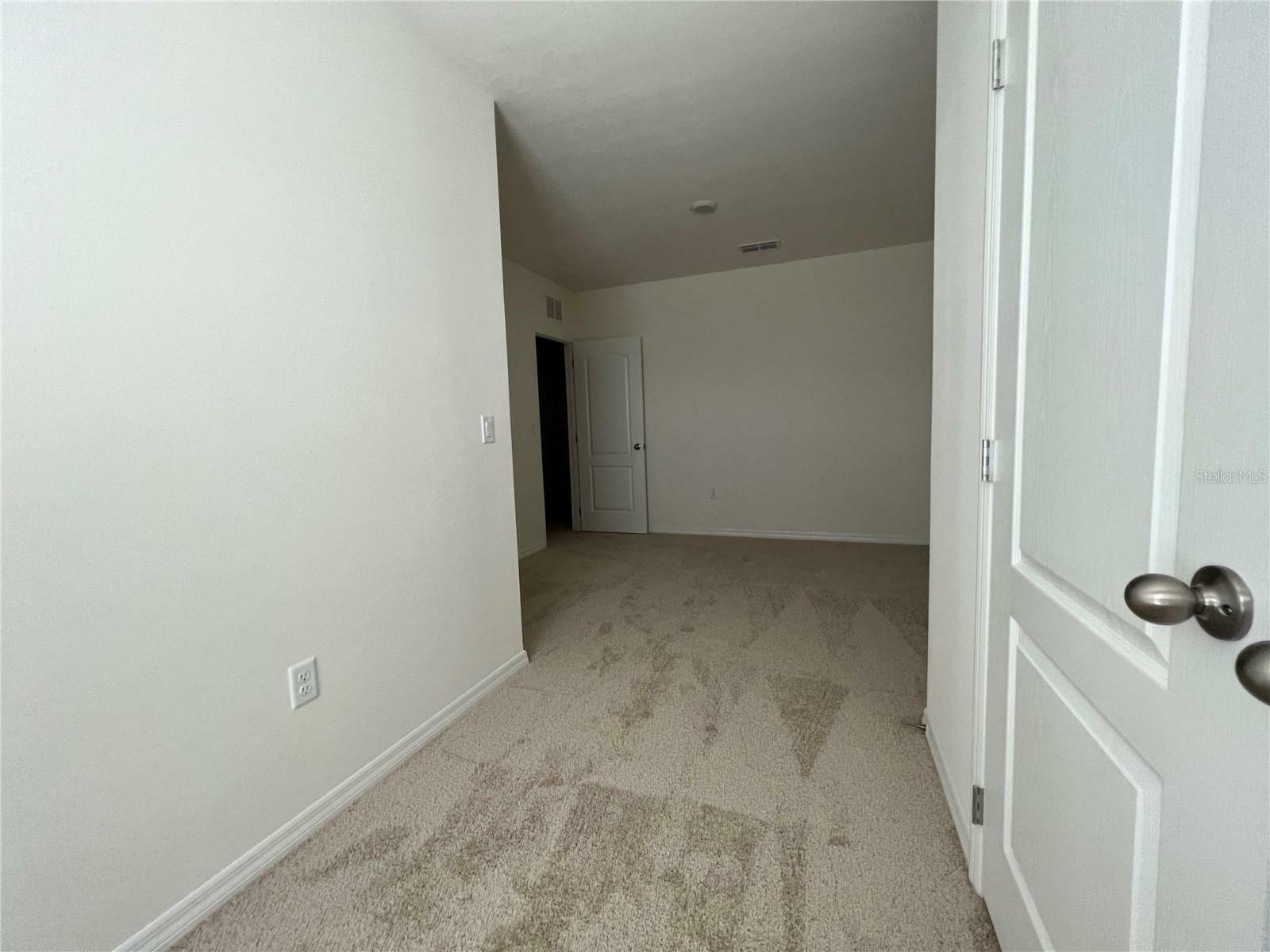 Property Photo:  1061 Blue Jay Drive  FL 33837 