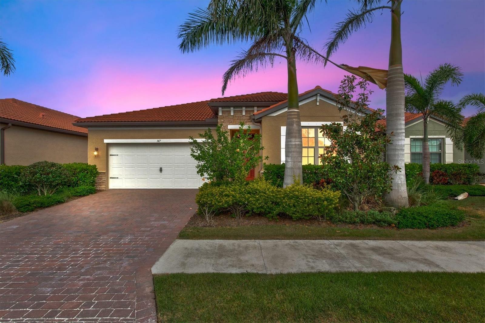 Property Photo:  147 Ventosa Place  FL 34275 