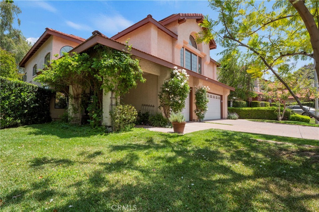 Property Photo: 25330 Joyce Place CA 91381
