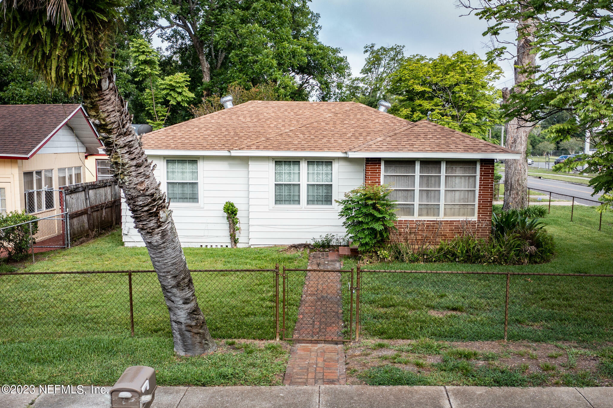 Property Photo:  3838 Gladys Street  FL 32209 