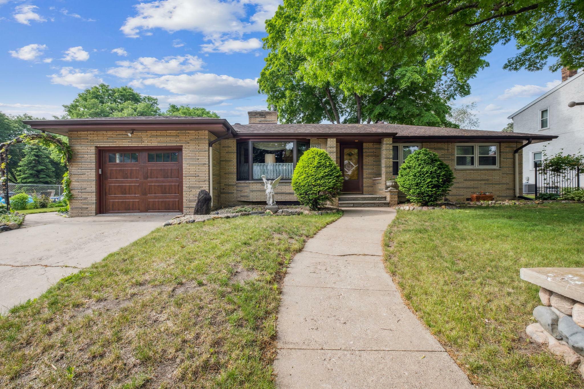 Property Photo: 992 Otto Avenue MN 55102
