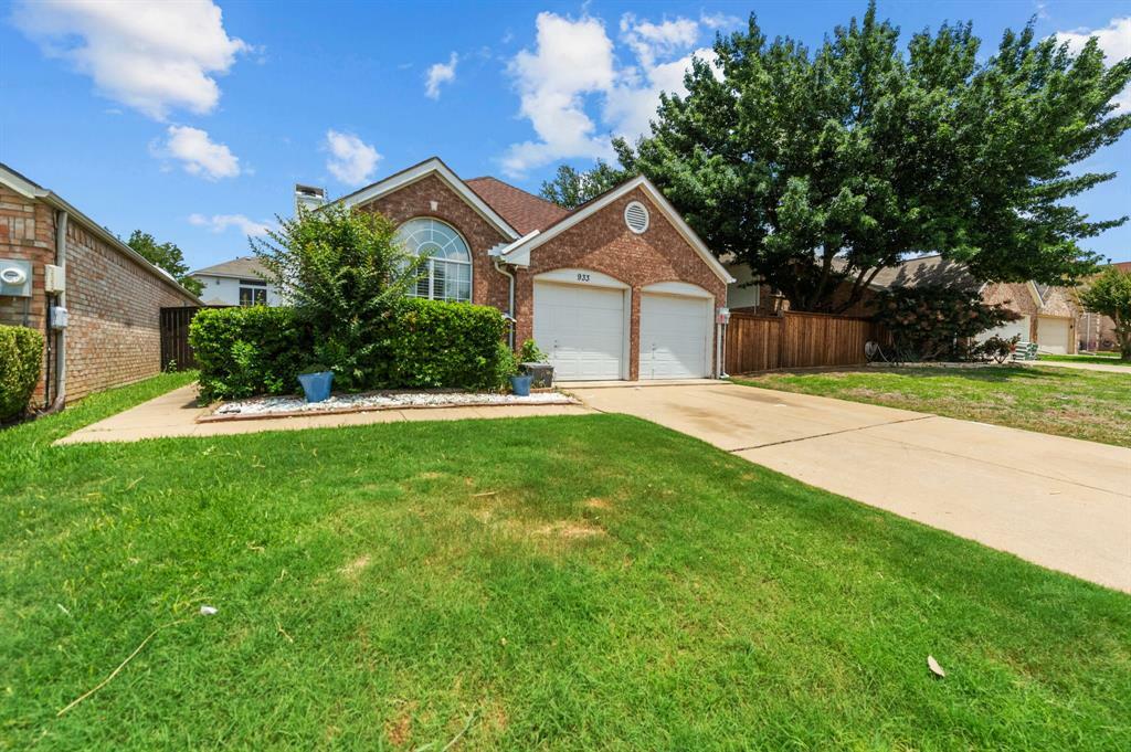 Property Photo: 933 Winterstone Drive TX 75067