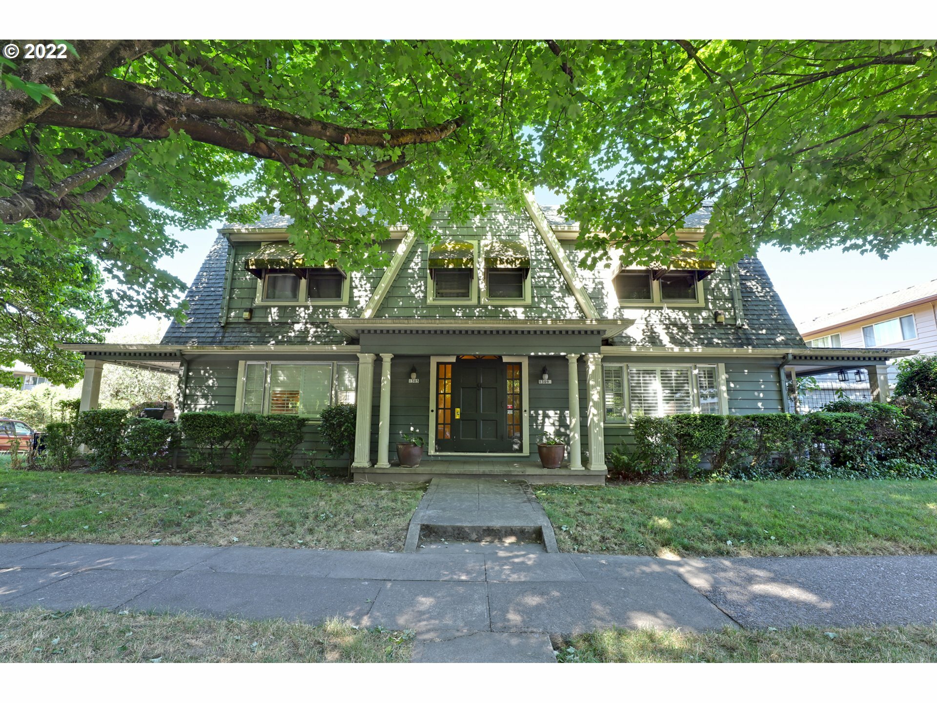 1305 NE 21st Ave  Portland OR 97232 photo