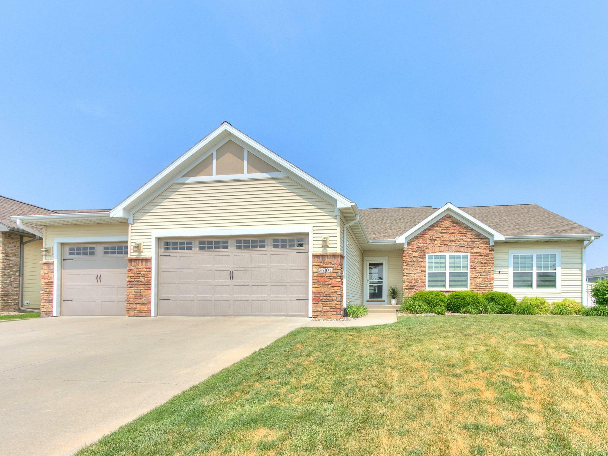 Property Photo:  2701 Danbury Road  IA 50010 