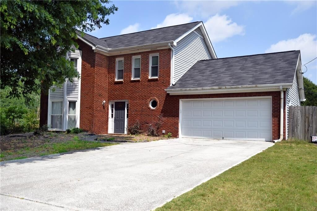 Property Photo:  200 Meadow View Drive  GA 30017 