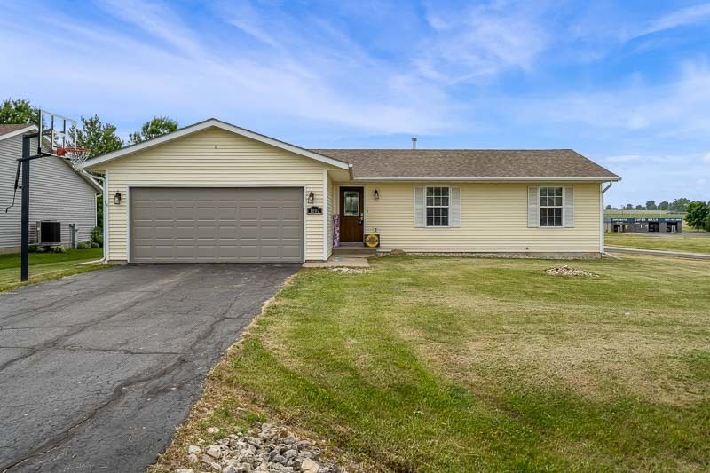 Property Photo: 1102 Westmont Drive IL 61024