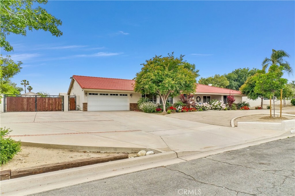 Property Photo:  11820 Overland Drive  CA 92337 