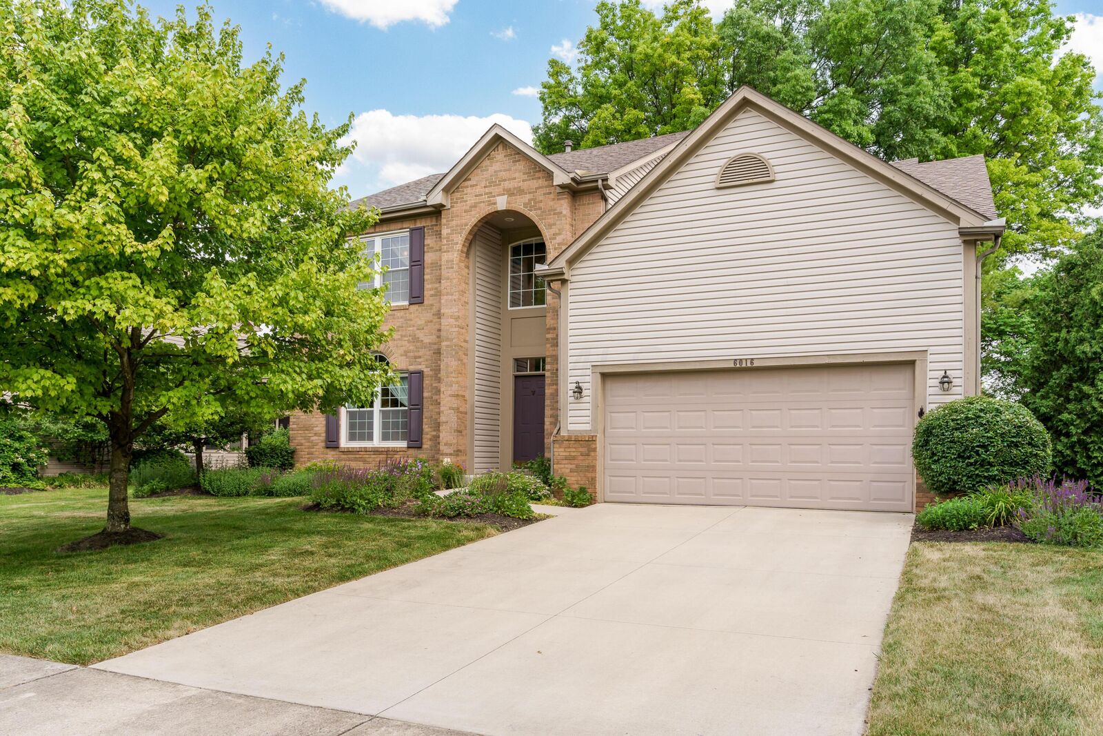 Property Photo:  6016 Dublinshire Drive  OH 43017 