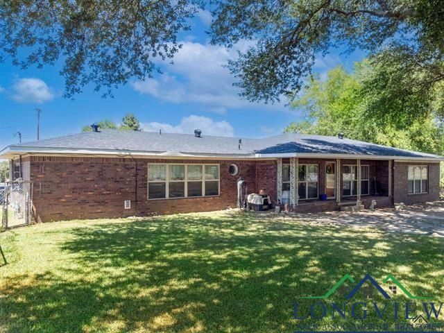 Property Photo: 901 Vesta TX 75647