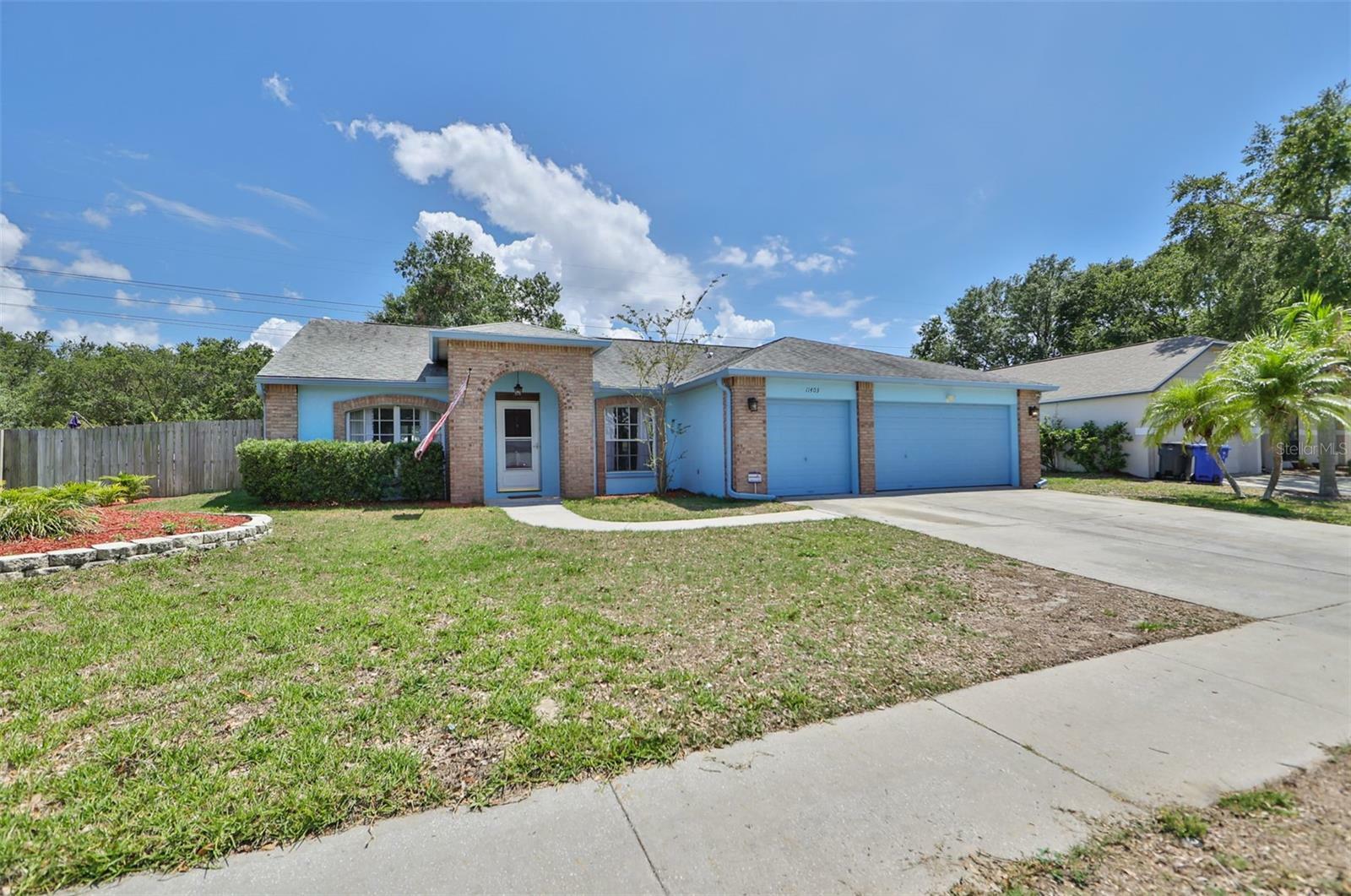 Property Photo:  11403 Andy Drive  FL 33569 