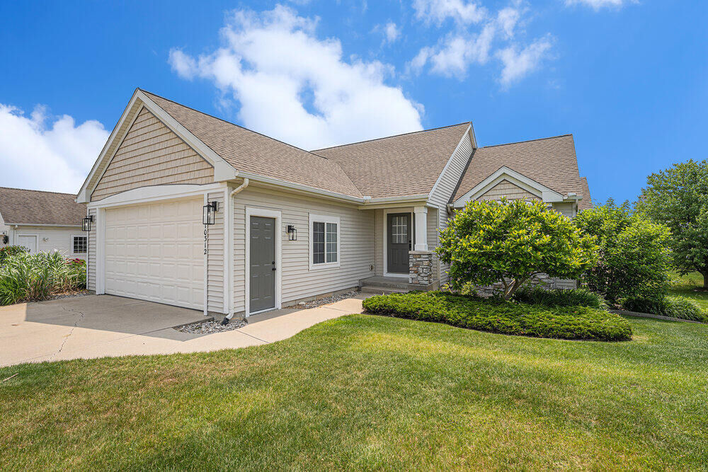 Property Photo:  10312 Lynwood Lane  MI 49464 