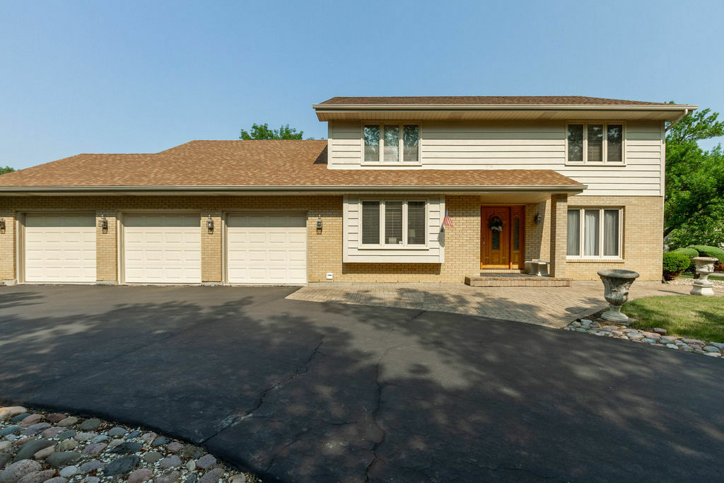 Property Photo:  703 Brougham Lane  IL 60523 