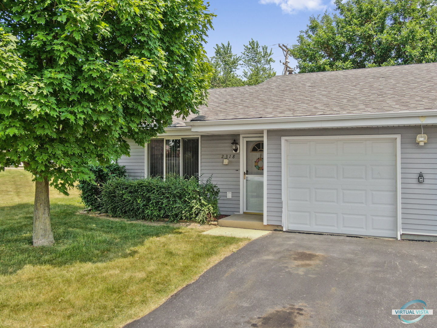 Property Photo:  2318 Buttercup Lane  IL 60435 