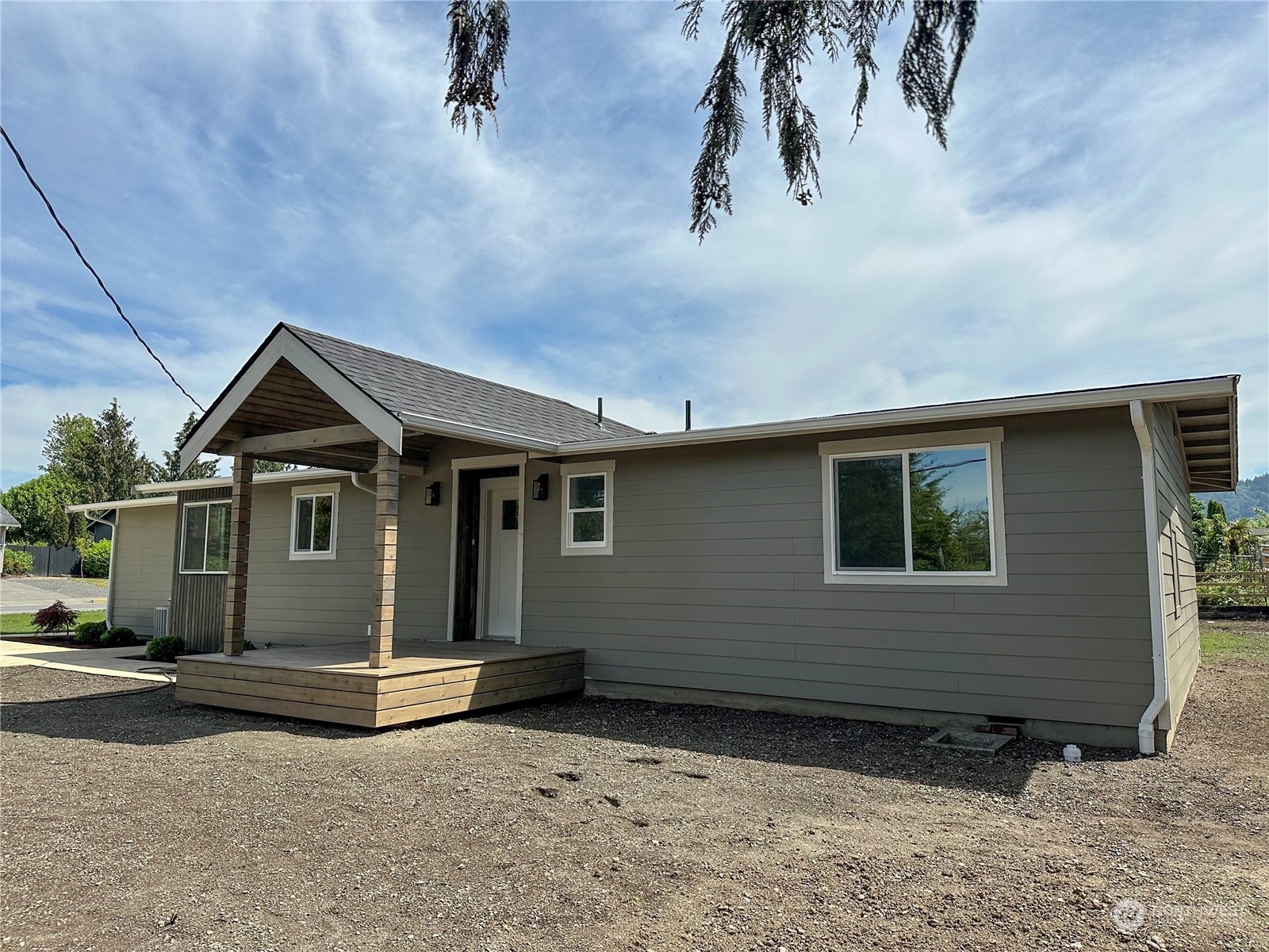 Property Photo:  2732 E Division Street  WA 98274 