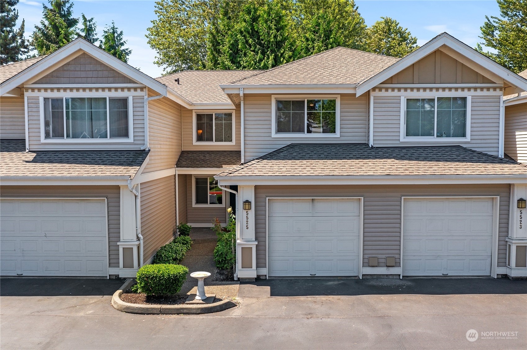Property Photo: 5525 S 231st Place 12-2 WA 98032