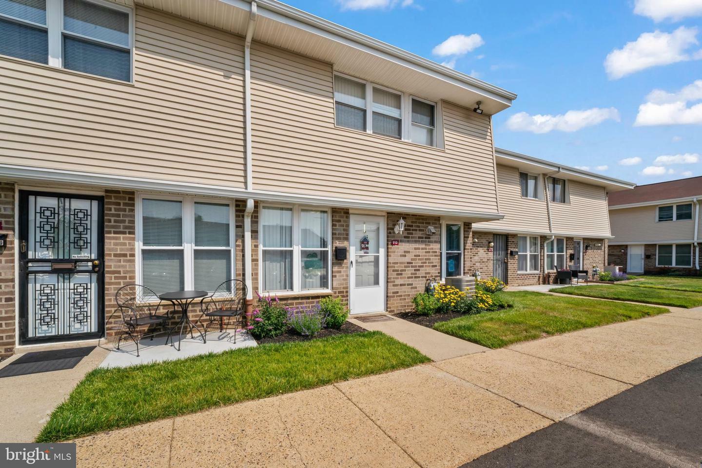 Property Photo:  3850 Woodhaven Road 910  PA 19154 