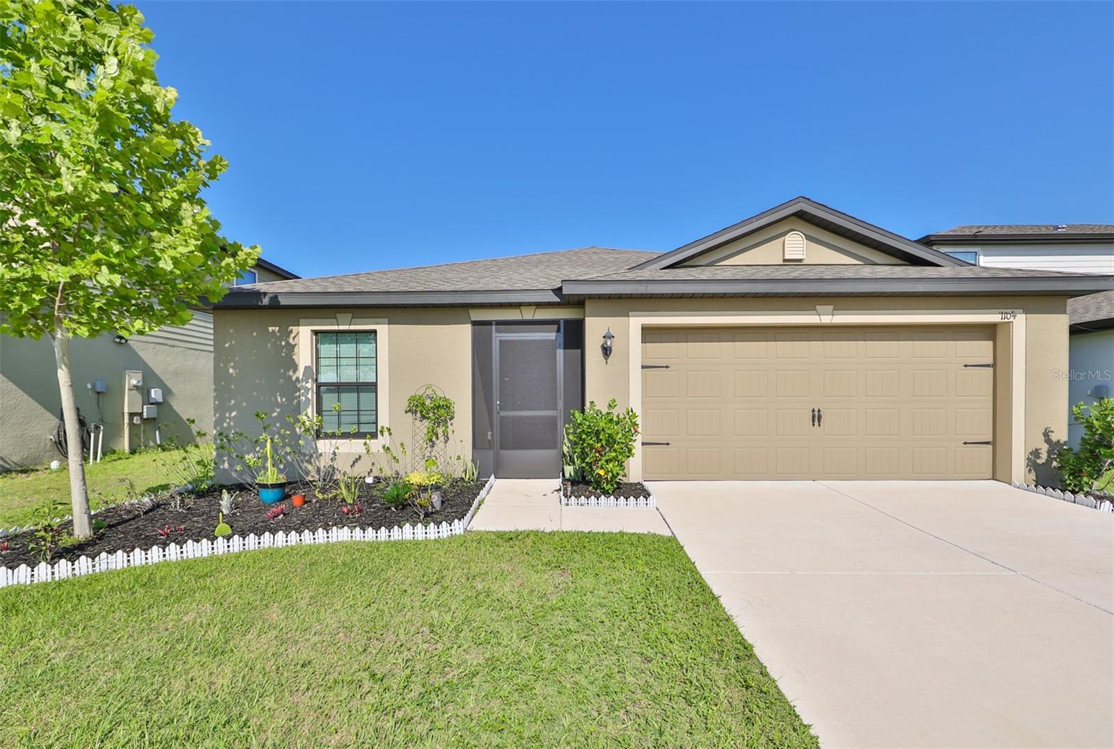 Property Photo: 1104 Wynnmere Meadow Place FL 33570