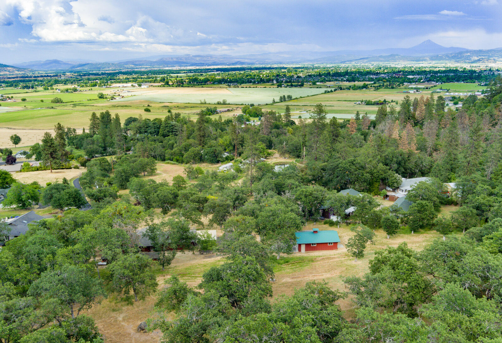 Property Photo: 4167 Old Stage Road OR 97502