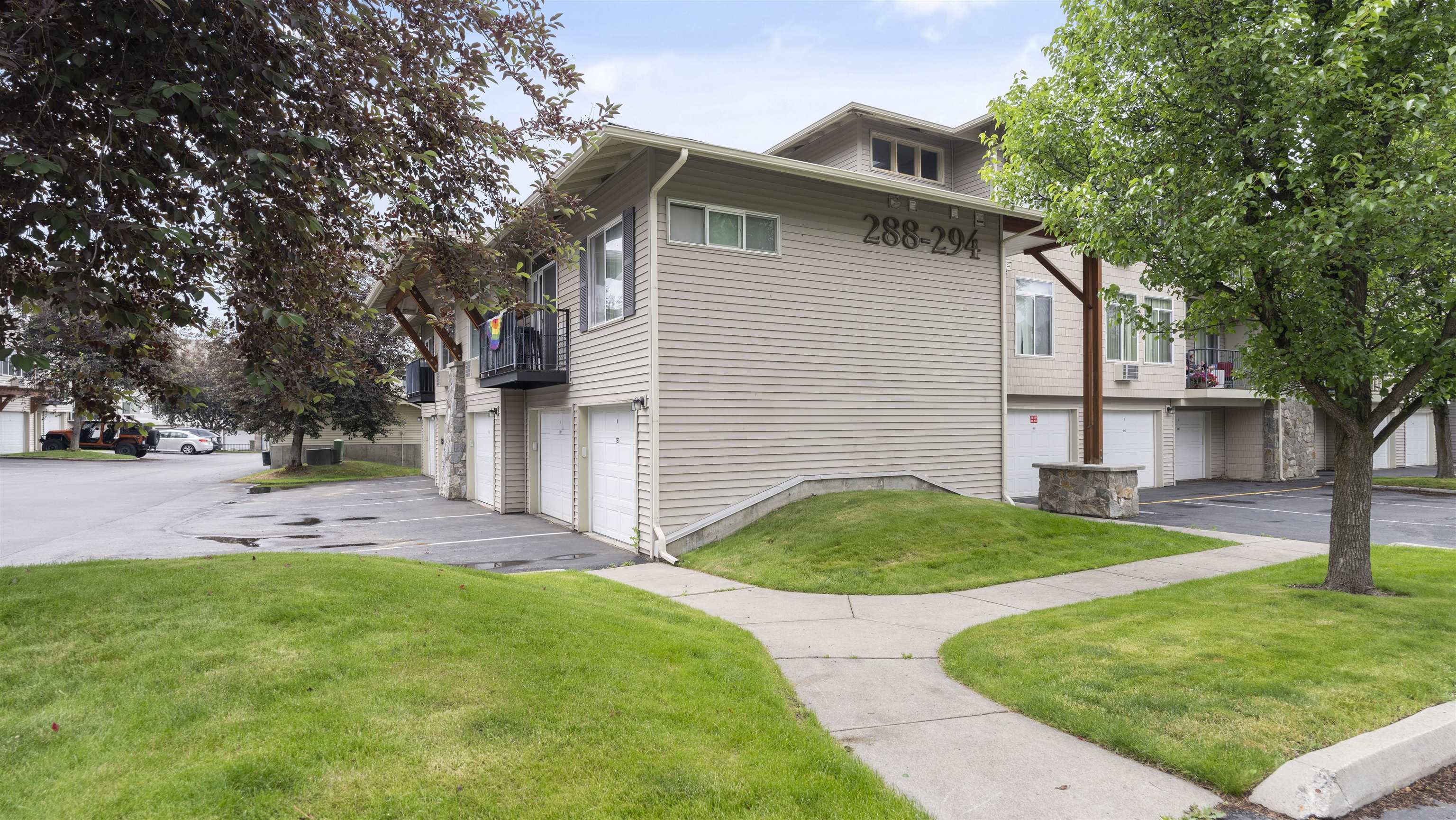 Property Photo: 22855 E Country Vista Dr #290 WA 99019