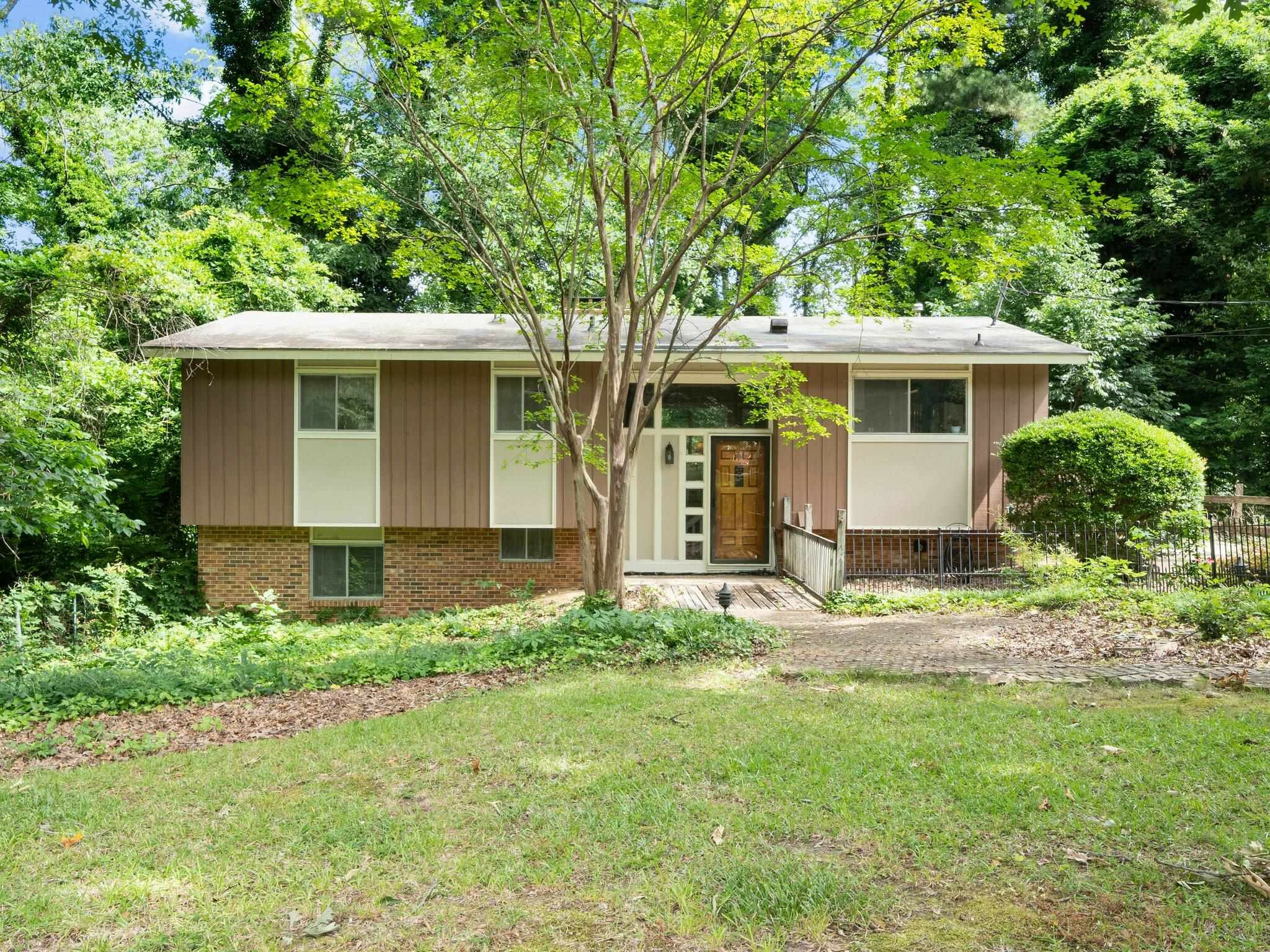 Property Photo:  8209 Hillside Drive  NC 27612 