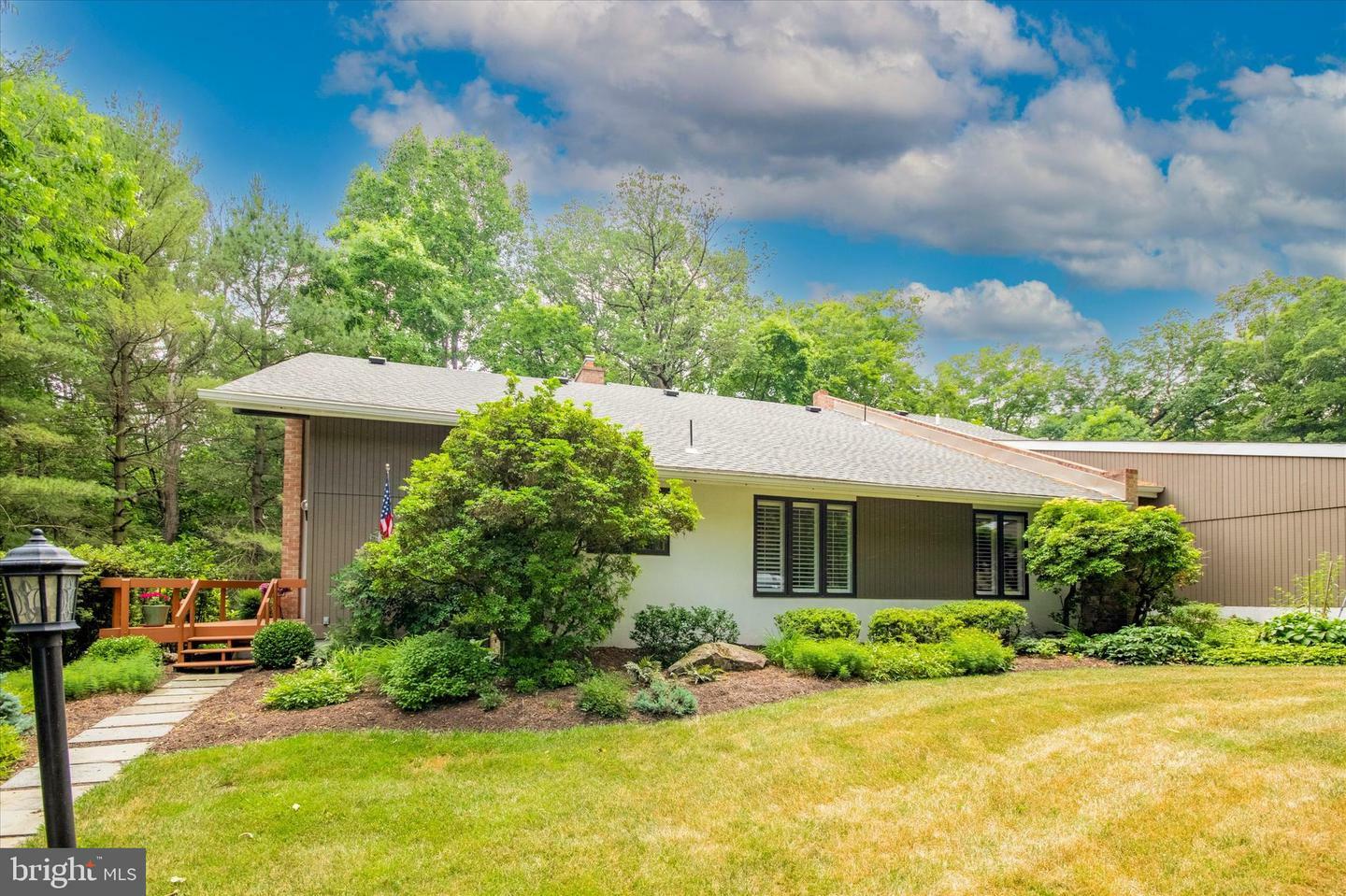 Property Photo:  24 Toft Woods Way C24  PA 19063 