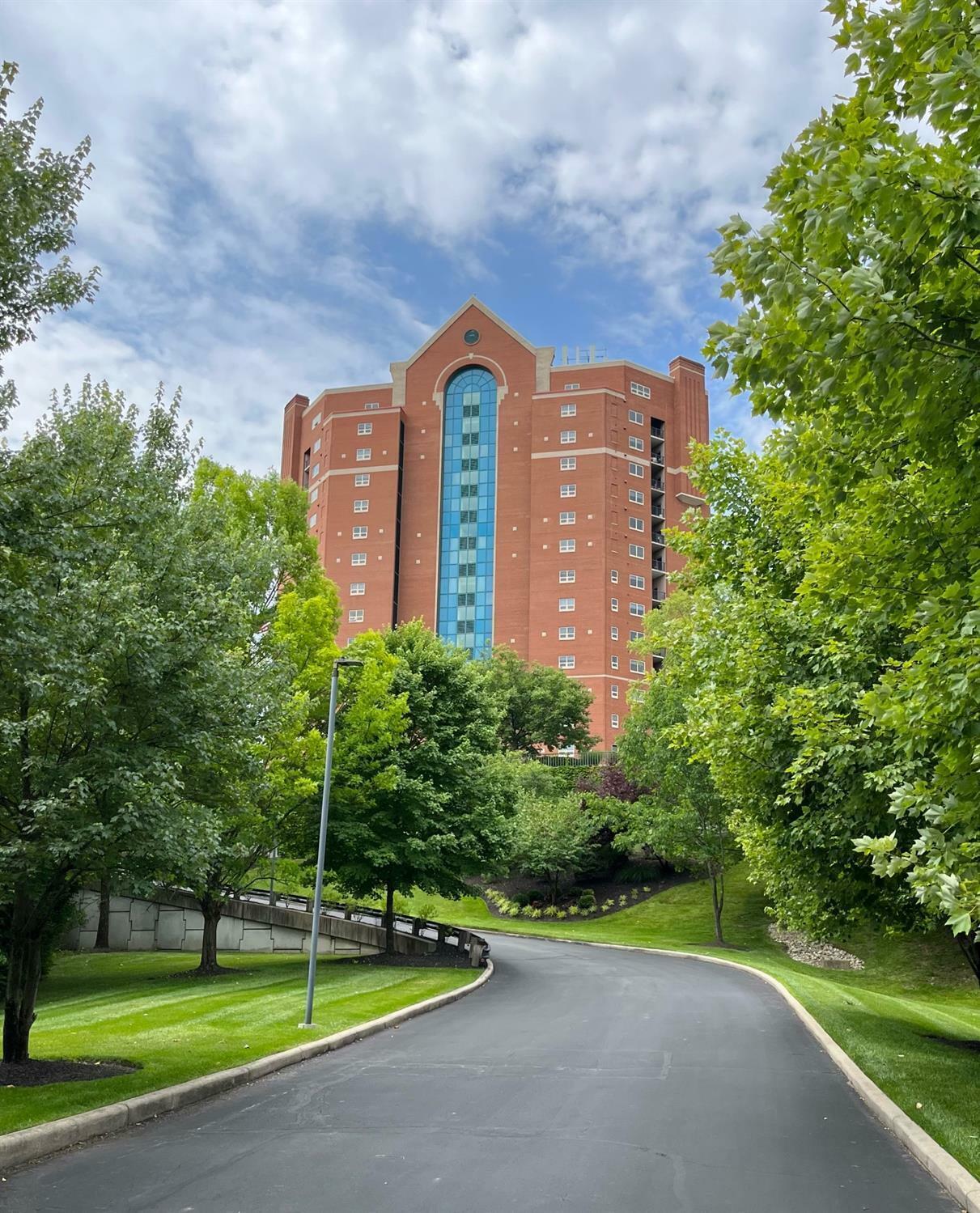 Property Photo: 3435 Golden Ave 201 OH 45226