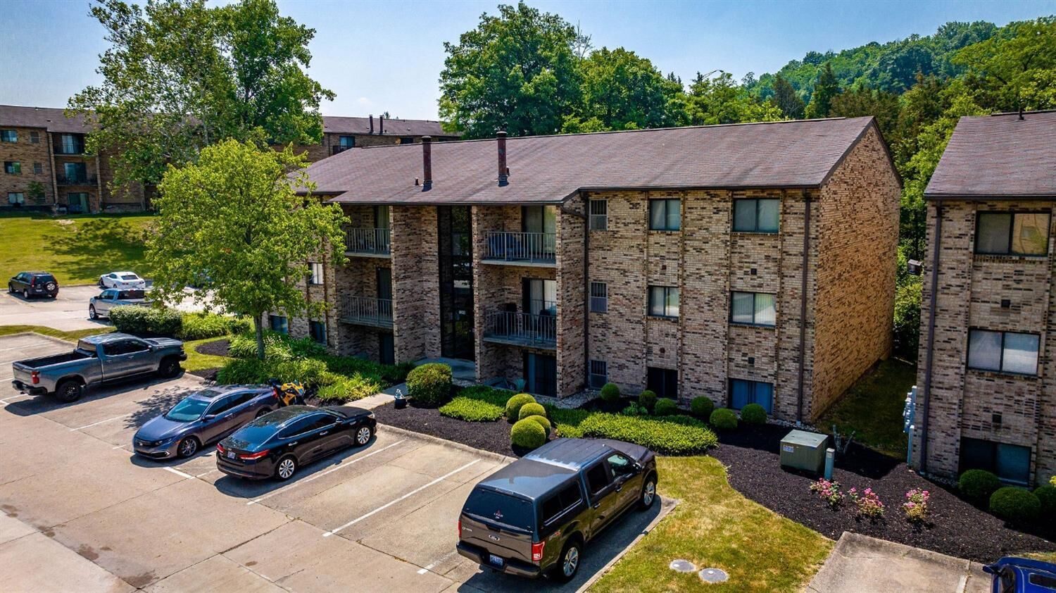 Property Photo: 7241 Creekview Dr 2 OH 45247