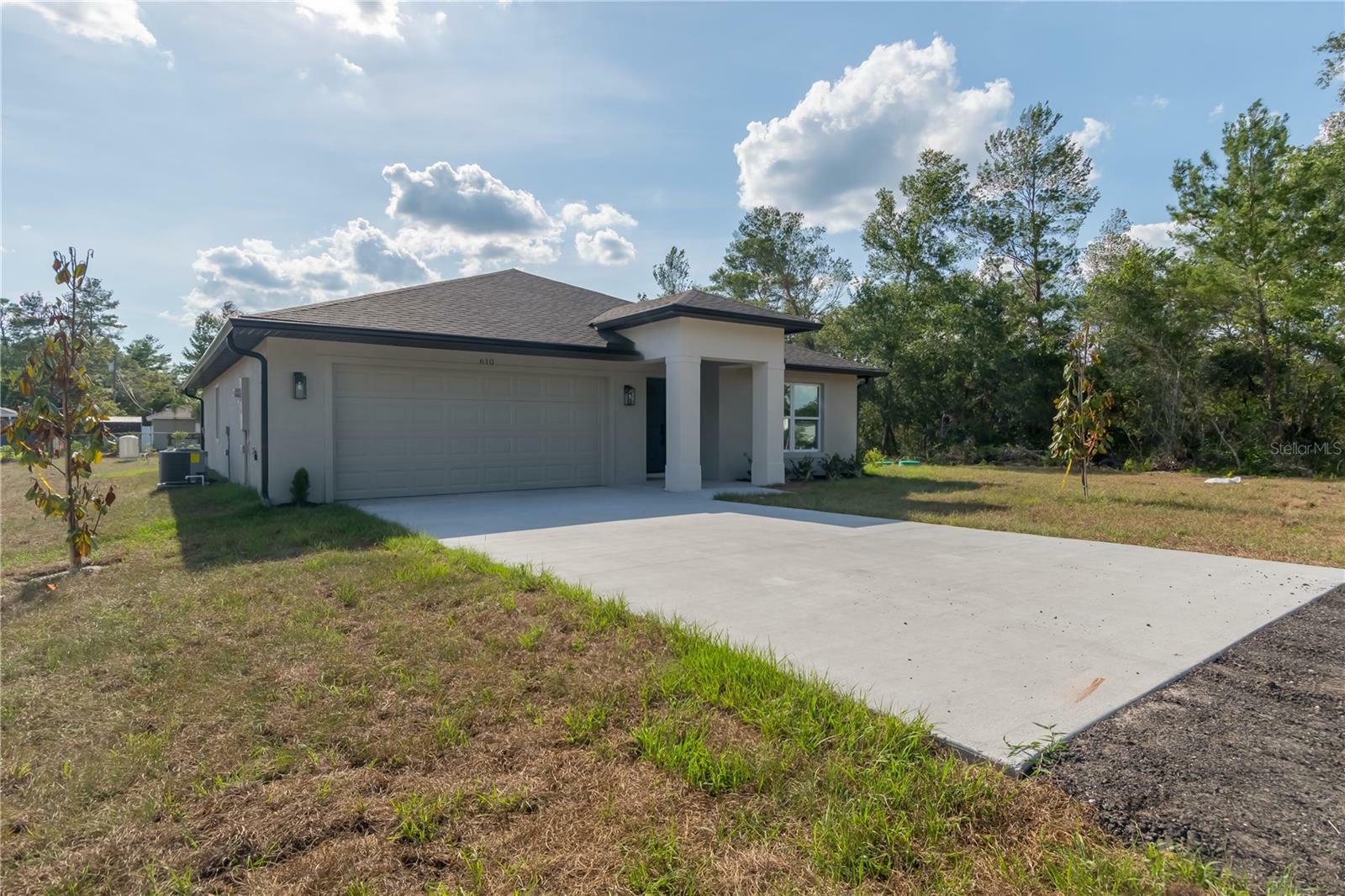 Property Photo:  610 Walnut Avenue  FL 32763 