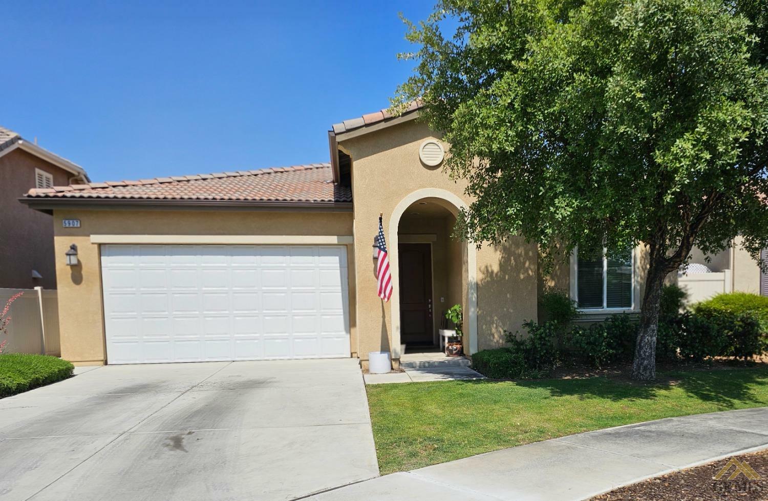 Property Photo:  5907 Torrey Hills Place  CA 93306 