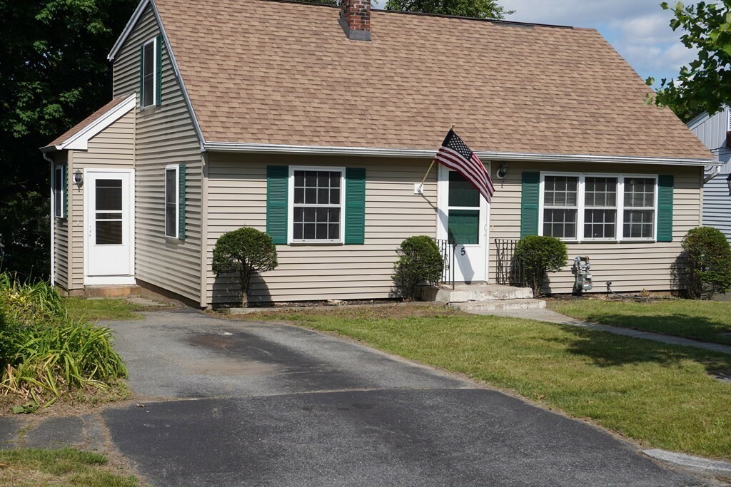 Property Photo: 5 Pocasset Ave MA 01606