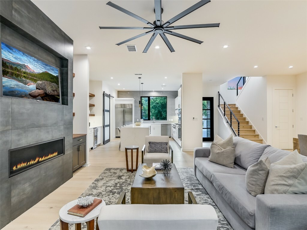 6601 Grover Avenue  Austin TX 78757 photo