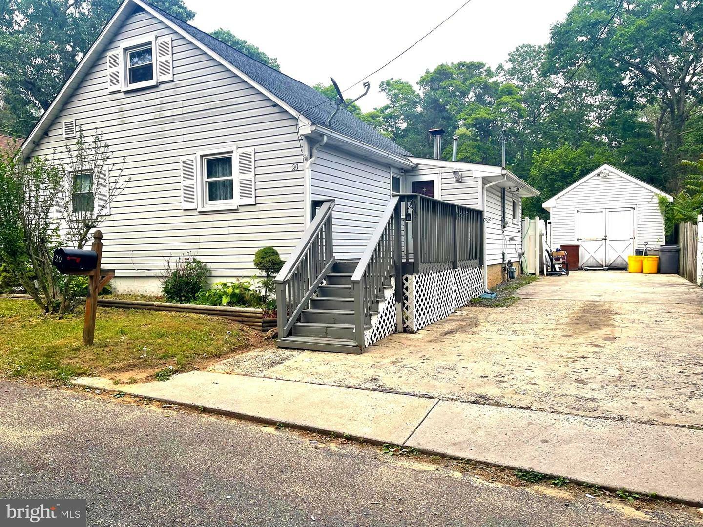 Property Photo:  20 Mohawk  NJ 08021 