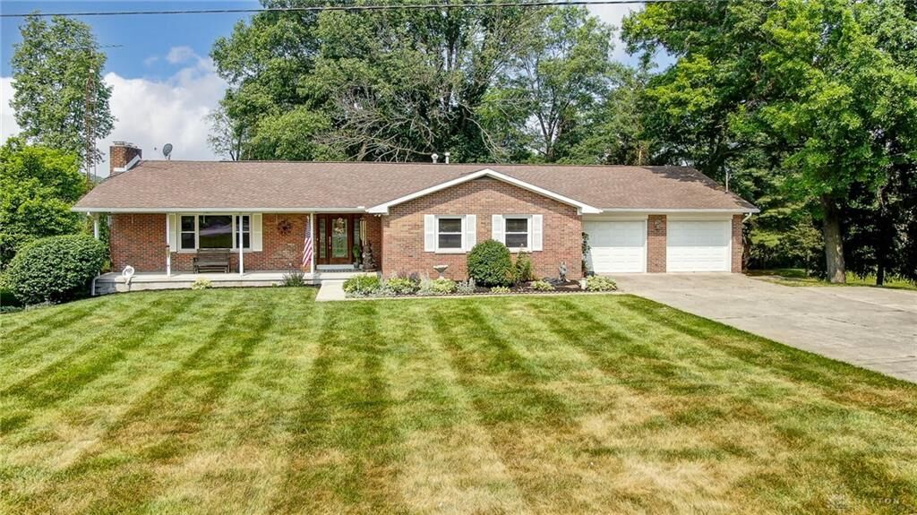 Property Photo: 2105 Cheviot Hills Drive OH 45505