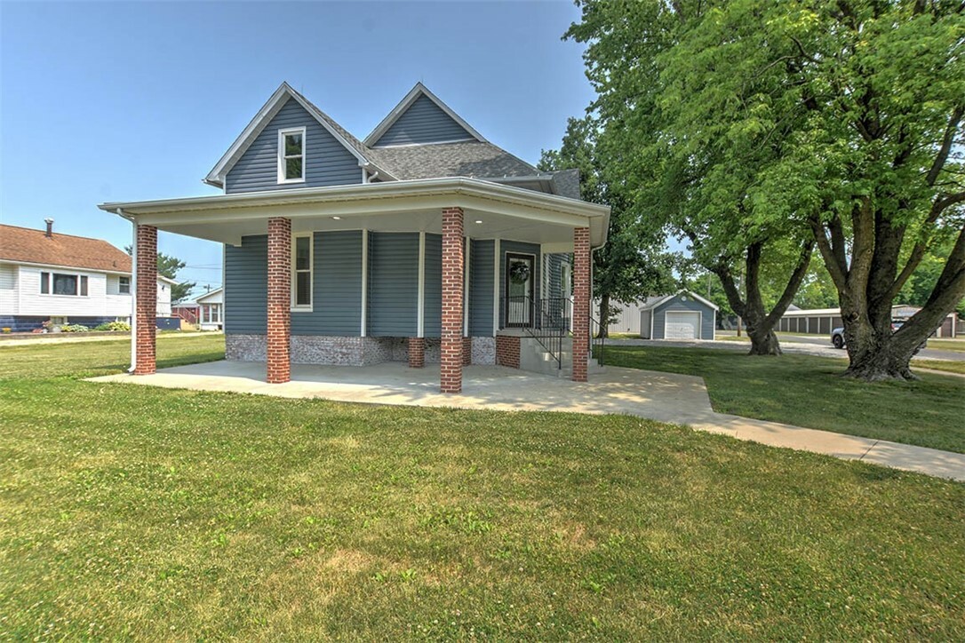 Property Photo:  501 W North Street  IL 62567 