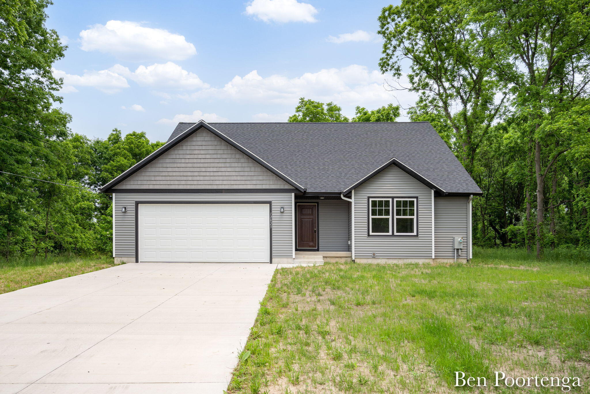 Property Photo: 12823 Links Lane Lane NE MI 49326