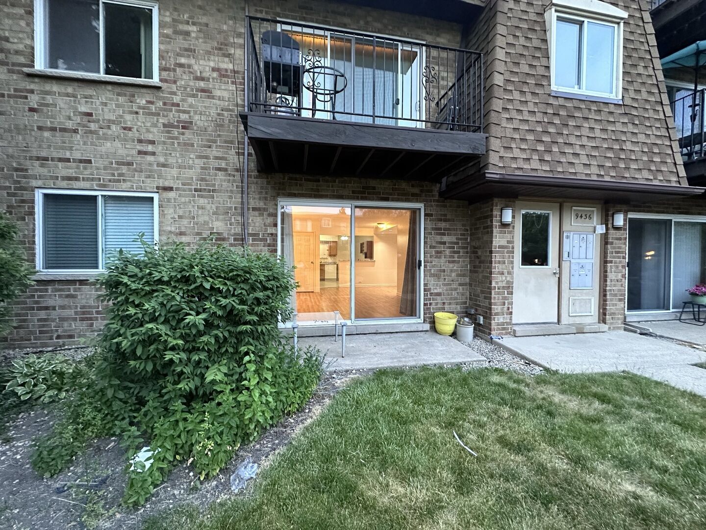 Property Photo: 9436 Bay Colony Drive 1W IL 60016